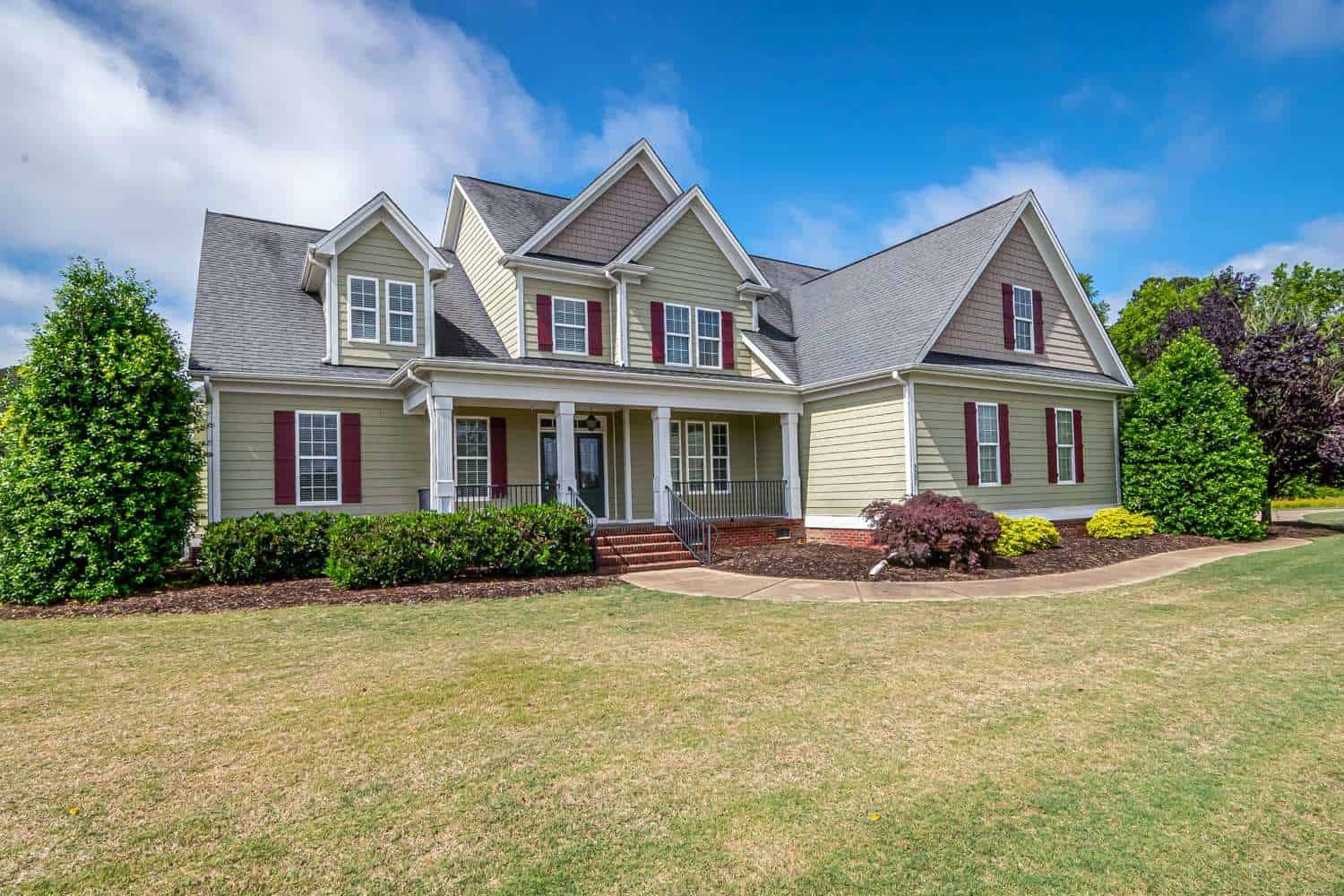 Well-kept suburban home exterior representing professional HOA management services in Beaverton, Oregon.